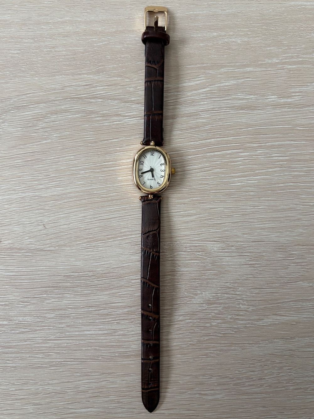 Vintage Oval Dial Women’s Watch